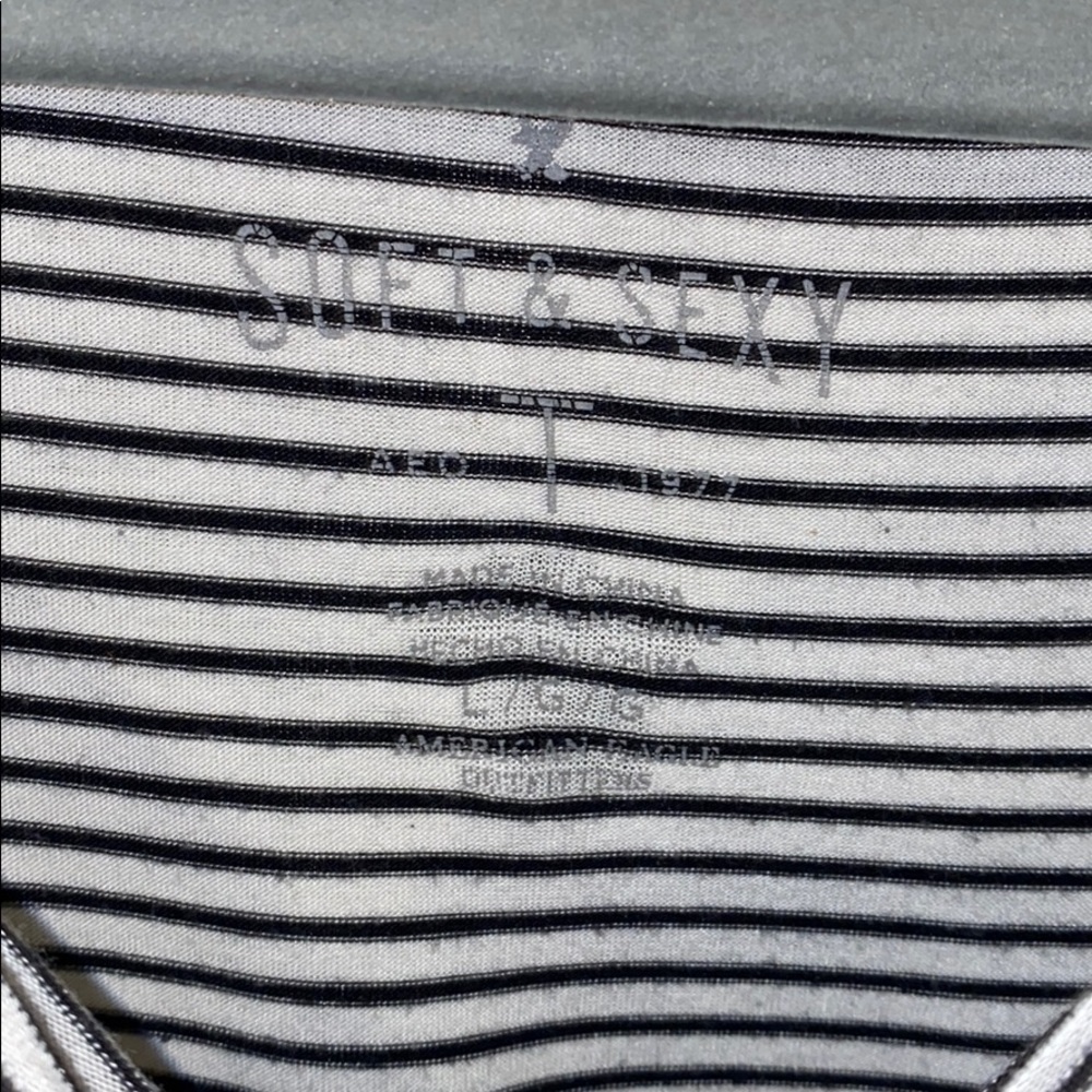American Eagle Soft & Sexy T-shirt - Picture 2 of 4